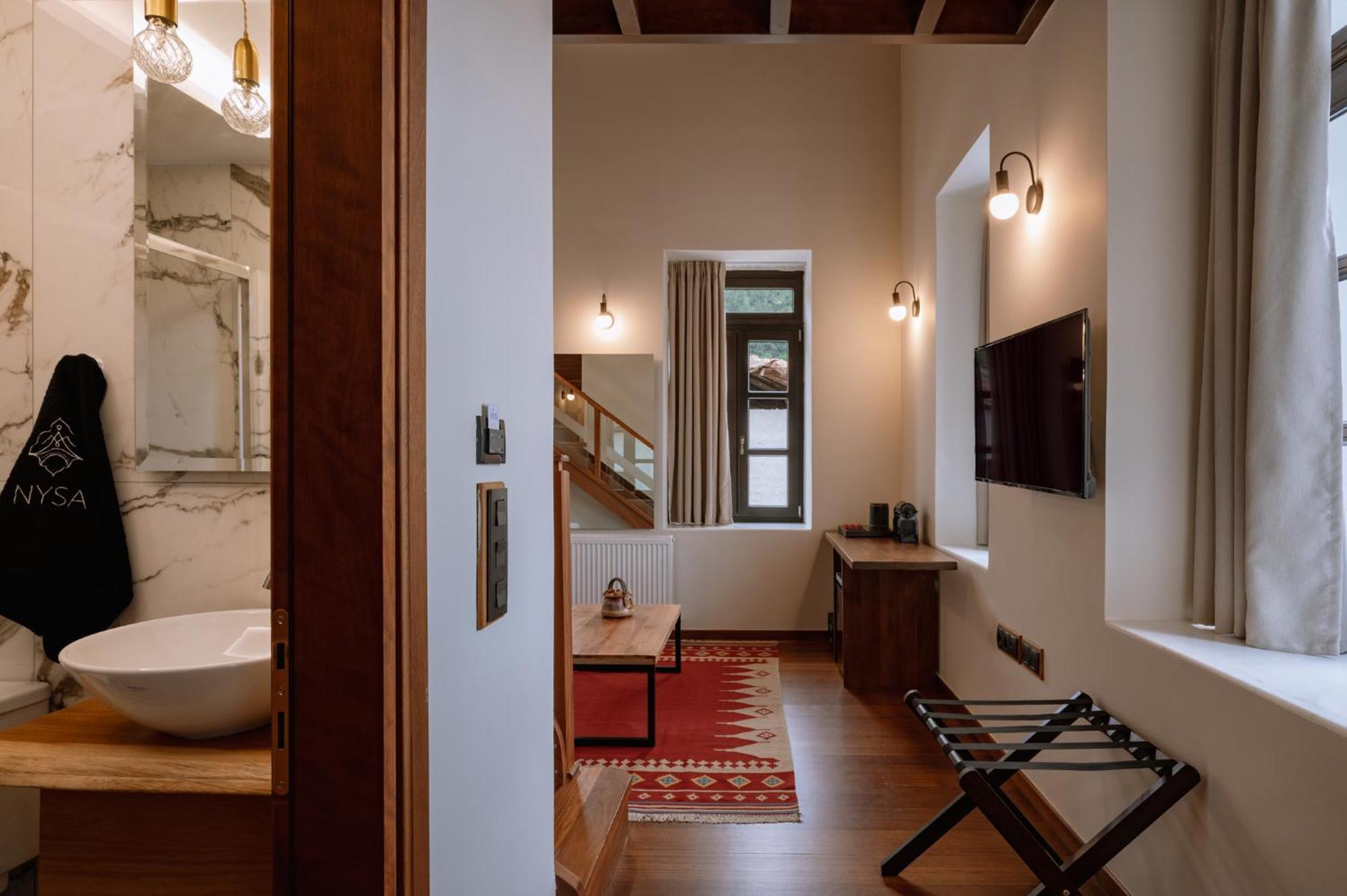 Νysa Hotel Mousthéni Exterior photo